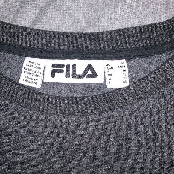 🐾FILA sweatshirt🐾 - Picture 2 of 4